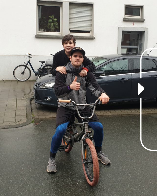 Ein starkes Team!

Wie ist es eigentlich ein Sportpate zu sein? Unser Simon hat in seiner Zeit als Sportpate viele tolle Erfahrungen gesammelt.

Swiped nach rechts, um mehr zu erfahren!

#sportpaten #unimünster #sportpatenmünster #erfahrung #gemeinsam